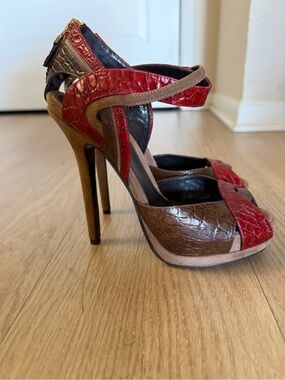 Fendi Croc Embossed Leather Platform Sandals Heels 37.5 Italy Rare